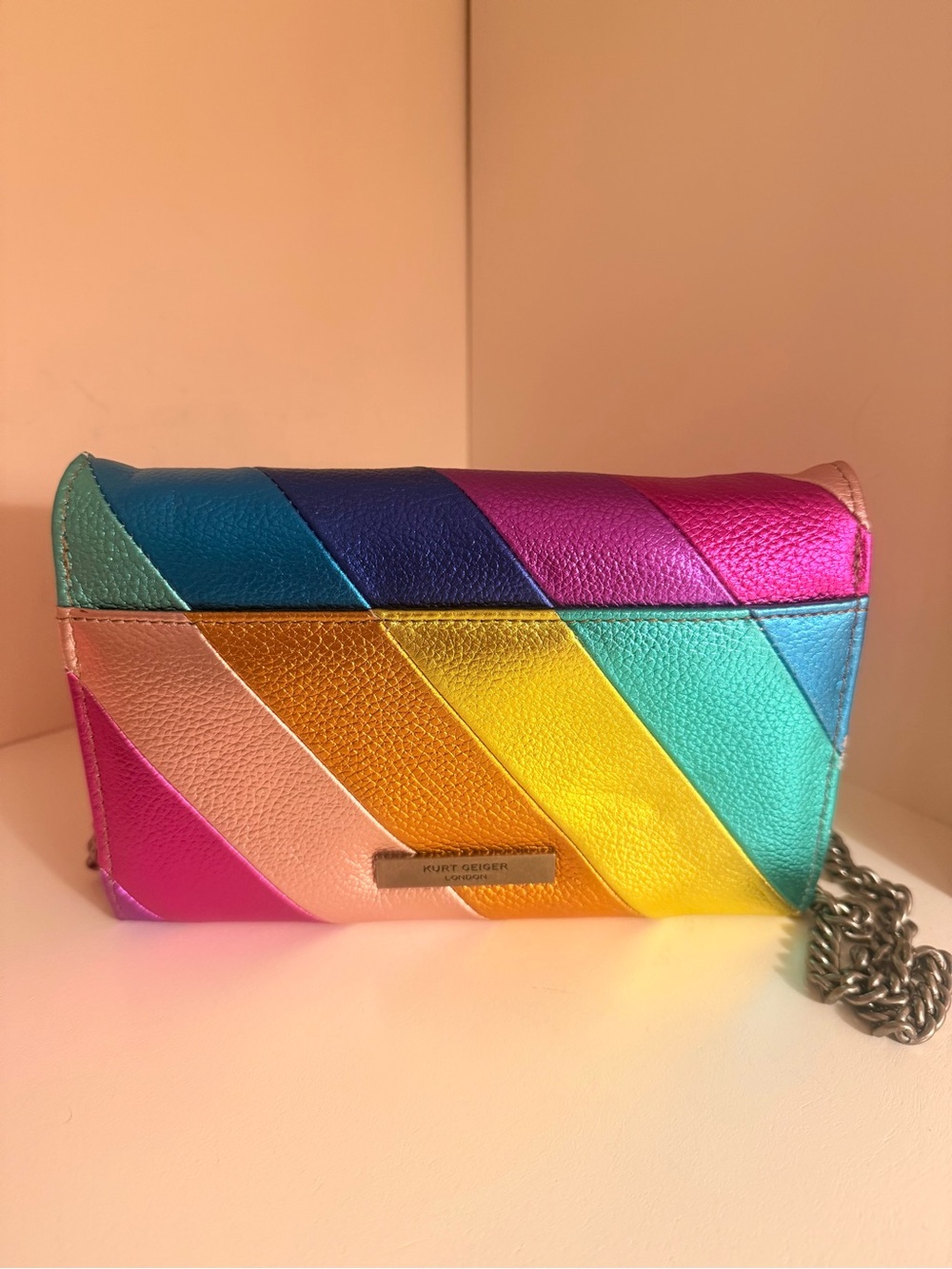 Kurt Geiger: Kensington Metallic Rainbow Crossbody Wallet - Picture 3 of 6